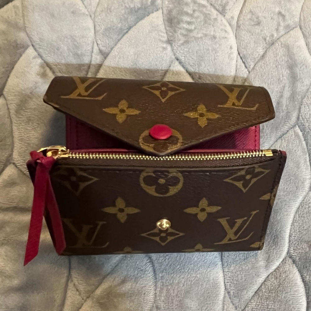Authentic Louis Vuitton Monogram Victorine Wallet Fuchsia 👛👛👛 💵💳🪙❤️❣️🔥🥵